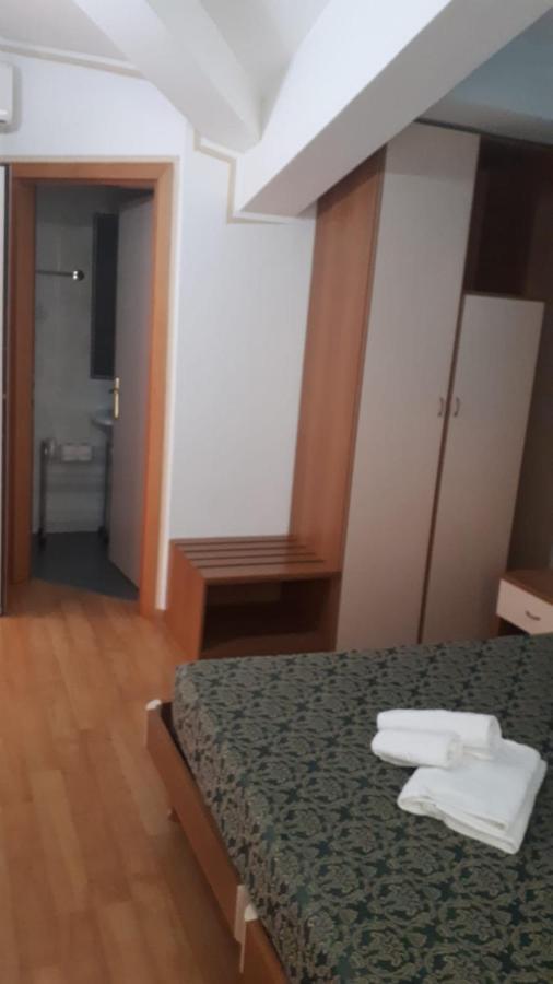 Hotel Due Laghi Padergnone Luaran gambar