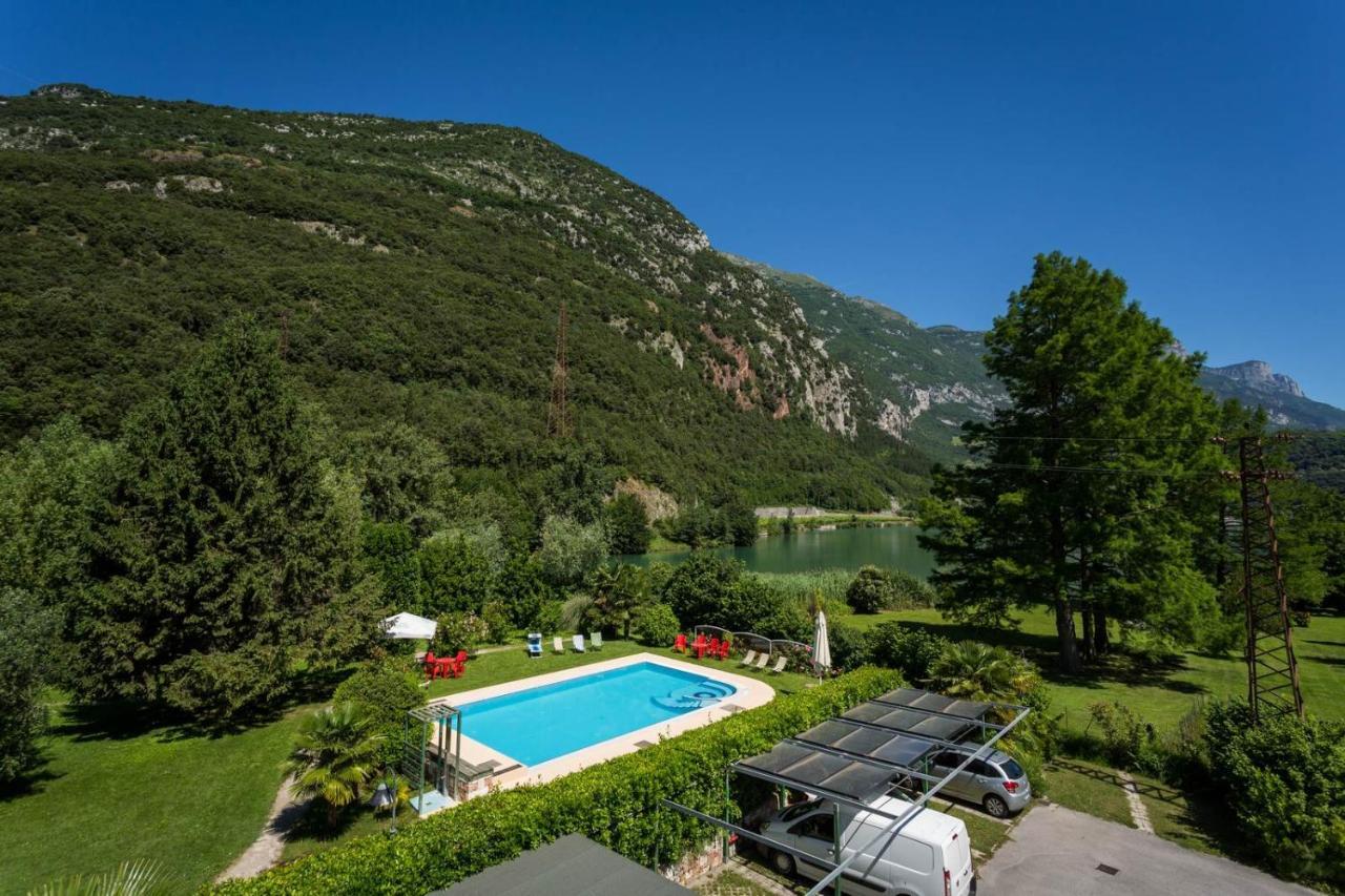 Hotel Due Laghi Padergnone Luaran gambar