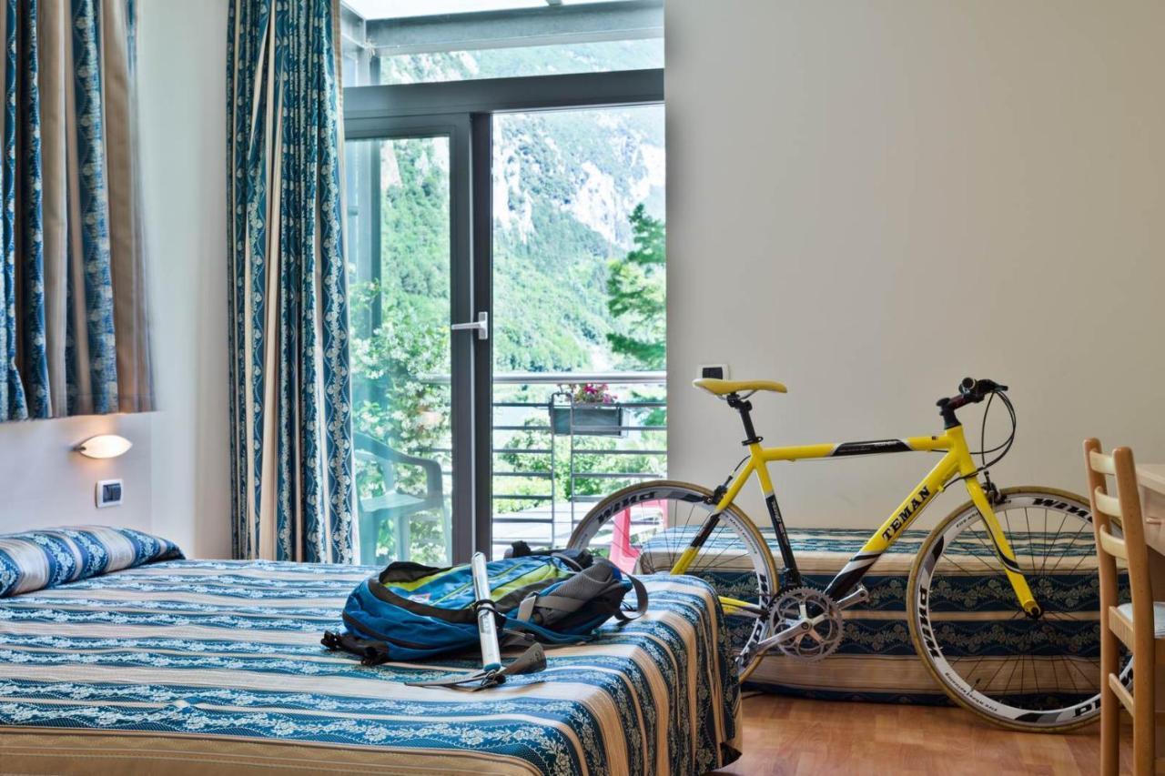 Hotel Due Laghi Padergnone Luaran gambar