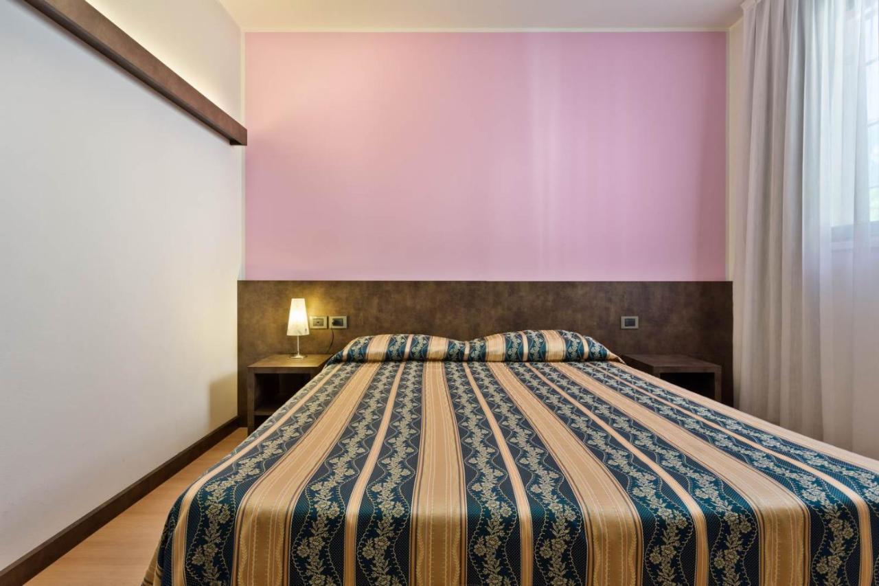 Hotel Due Laghi Padergnone Luaran gambar