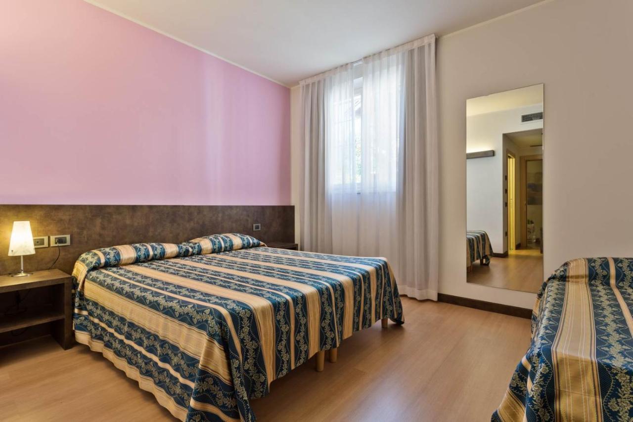 Hotel Due Laghi Padergnone Luaran gambar