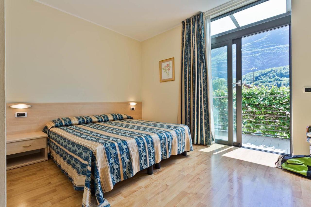 Hotel Due Laghi Padergnone Luaran gambar