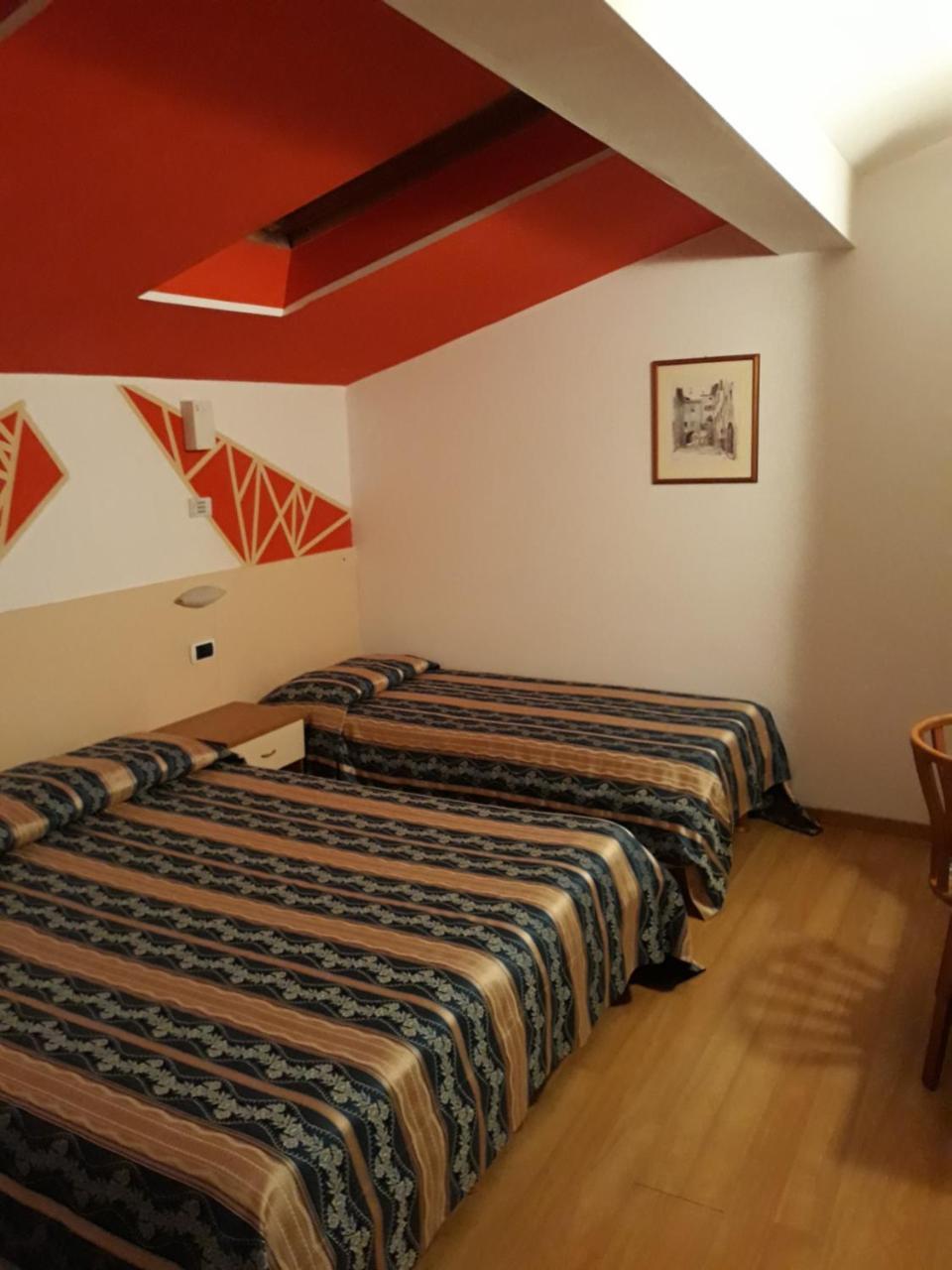 Hotel Due Laghi Padergnone Luaran gambar