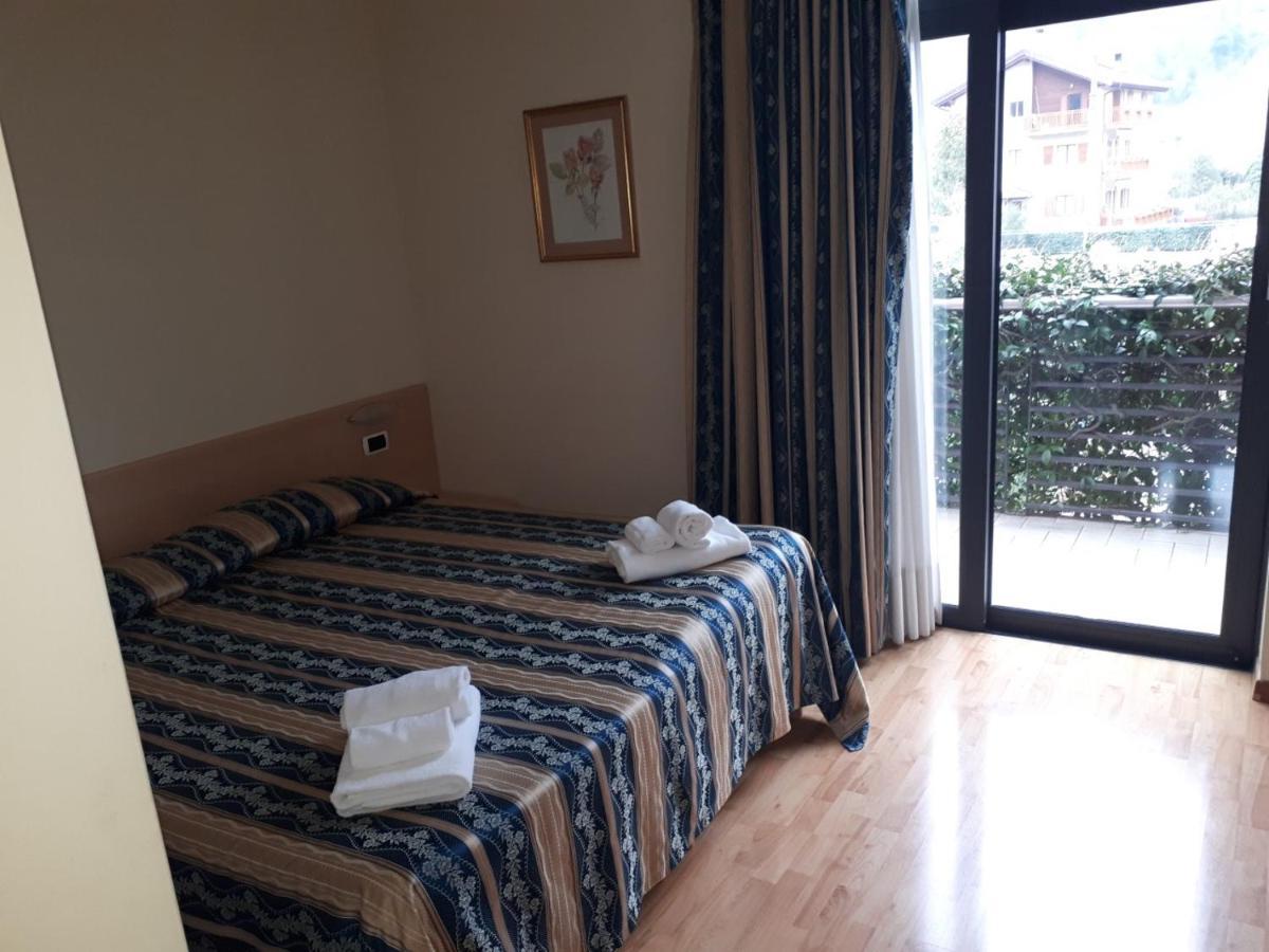 Hotel Due Laghi Padergnone Luaran gambar